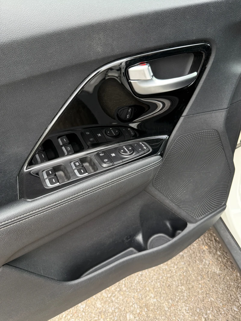 Kia Niro, снимка 14 - Автомобили и джипове - 52769395