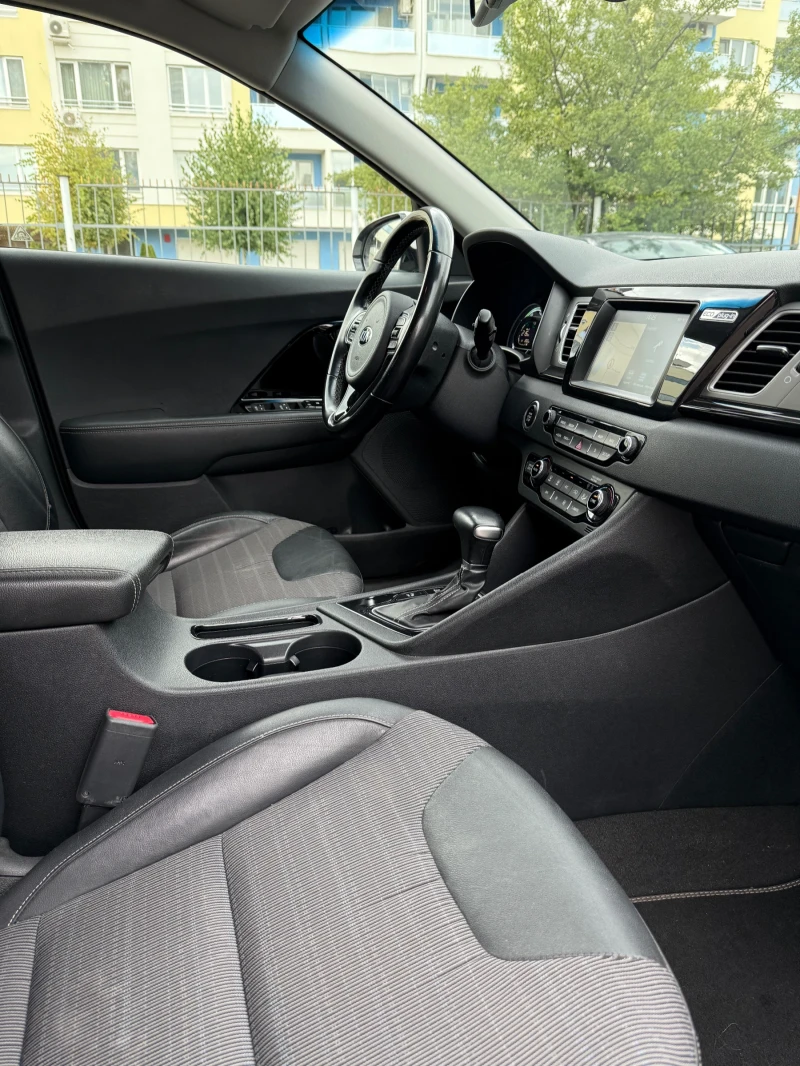 Kia Niro, снимка 10 - Автомобили и джипове - 52769395