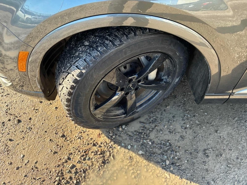 Audi Q7 3.0T Technik  CARFAX, снимка 7 - Автомобили и джипове - 52919348