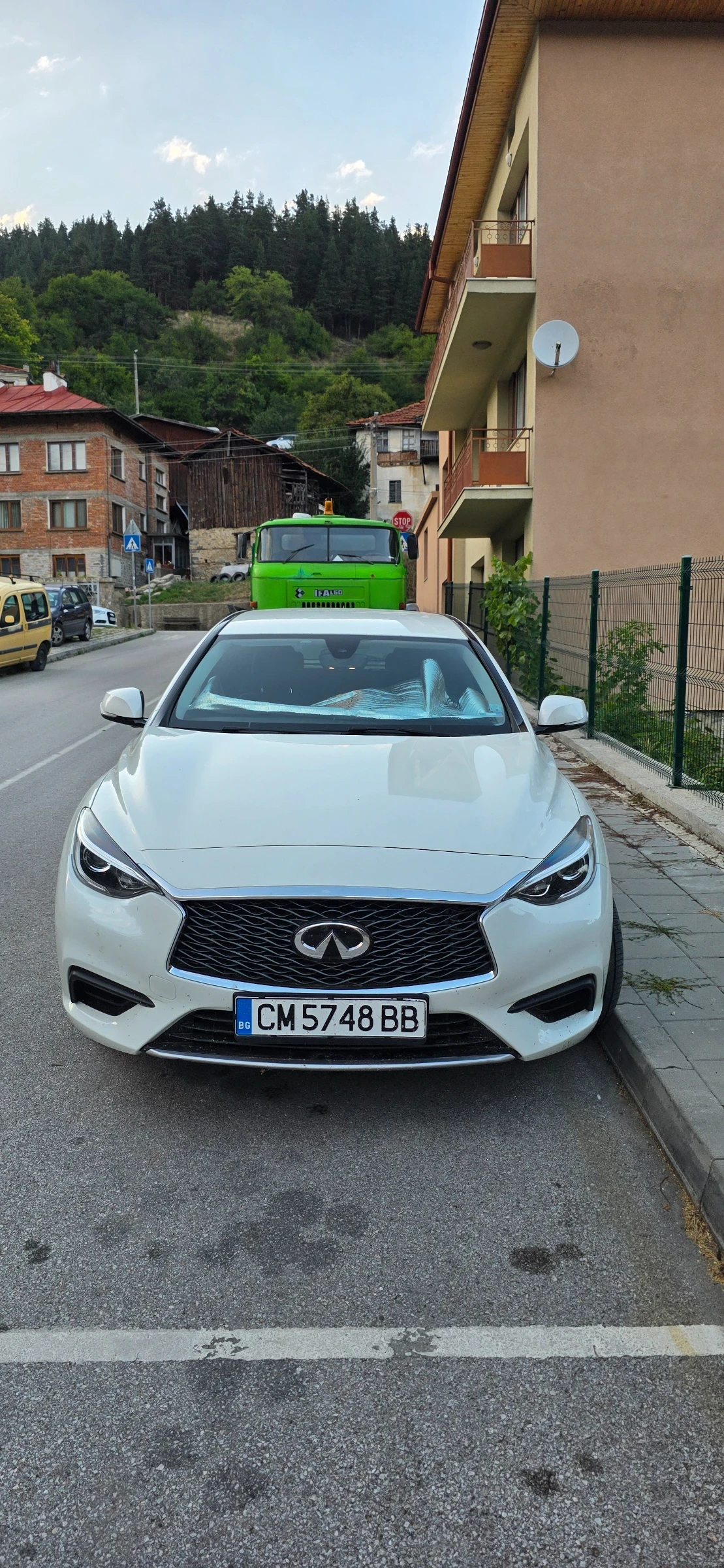 Infiniti Q30  - изображение 3