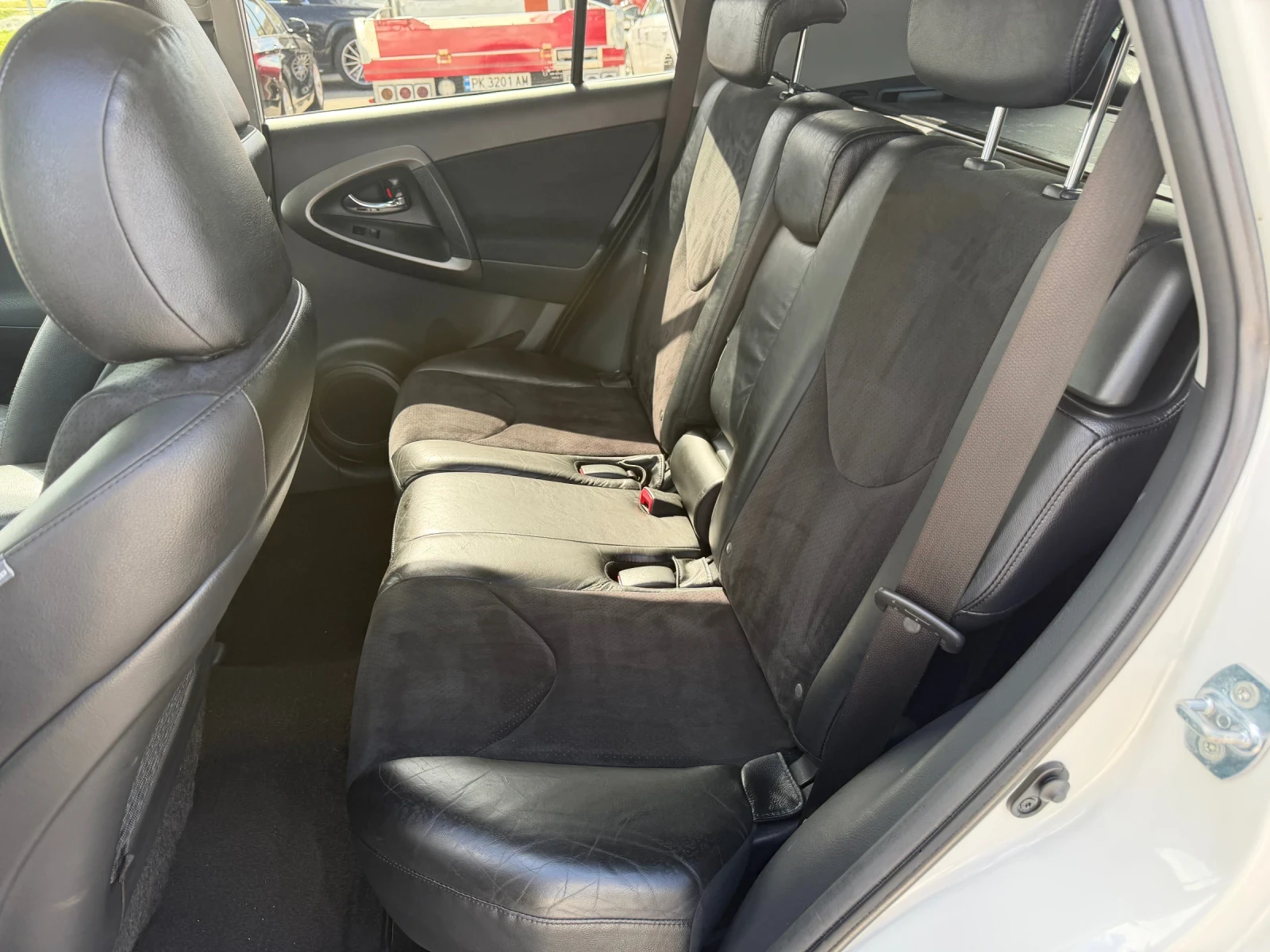 Toyota Rav4 2.2D4D* CROSSOVER* КРУИЗ * ЛИЗИНГ* ТОП СЪСТОЯНИЕ* , снимка 7 - Автомобили и джипове - 54154683