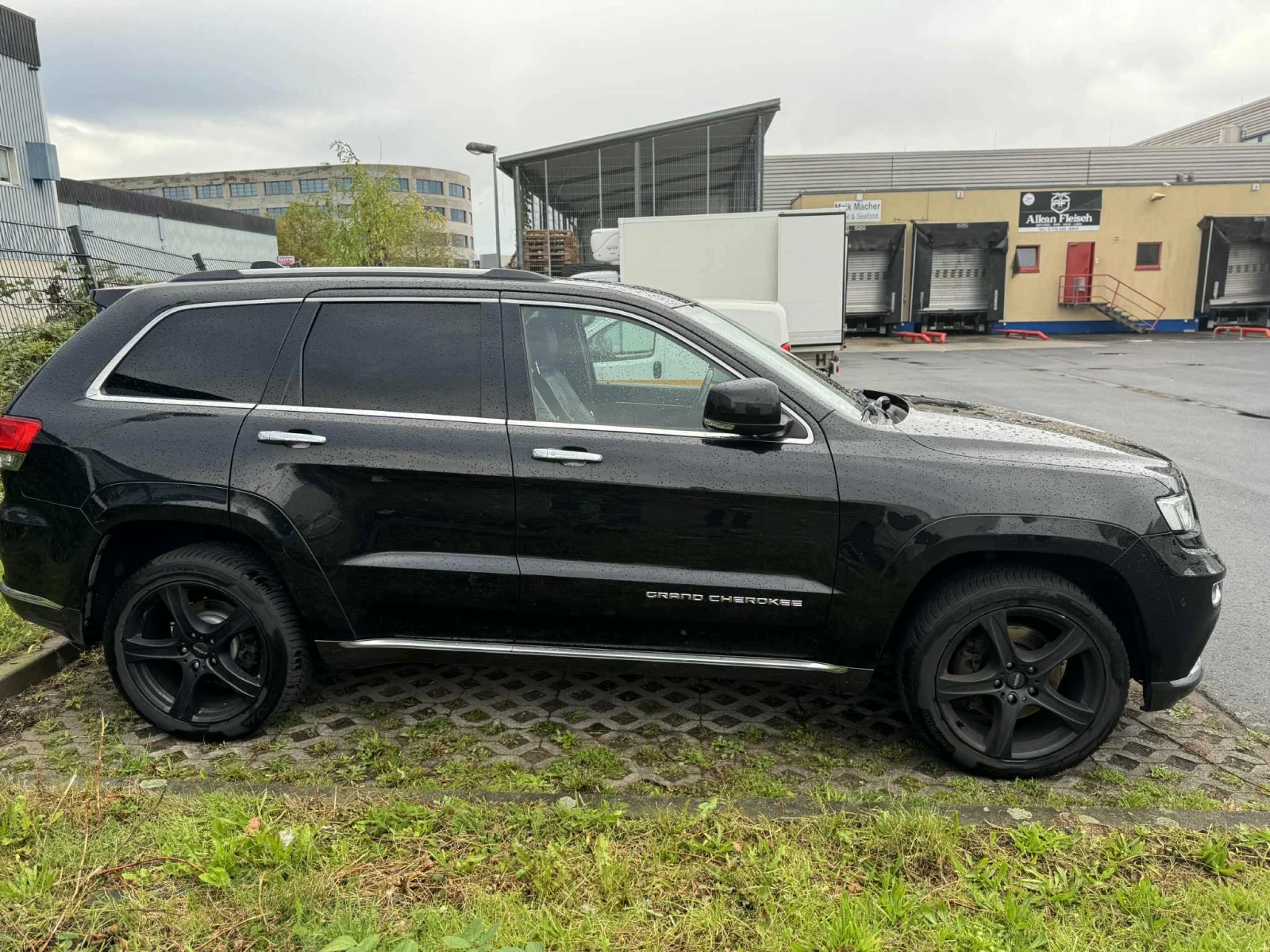 Jeep Grand cherokee SUMMIT 250PS 8ZF QUADRA LIFT , снимка 3 - Автомобили и джипове - 54229748