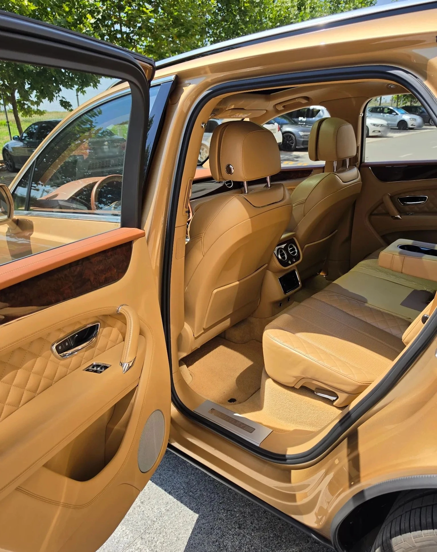 Bentley Bentayga 6.0 W12 4WD, снимка 7 - Автомобили и джипове - 55215492