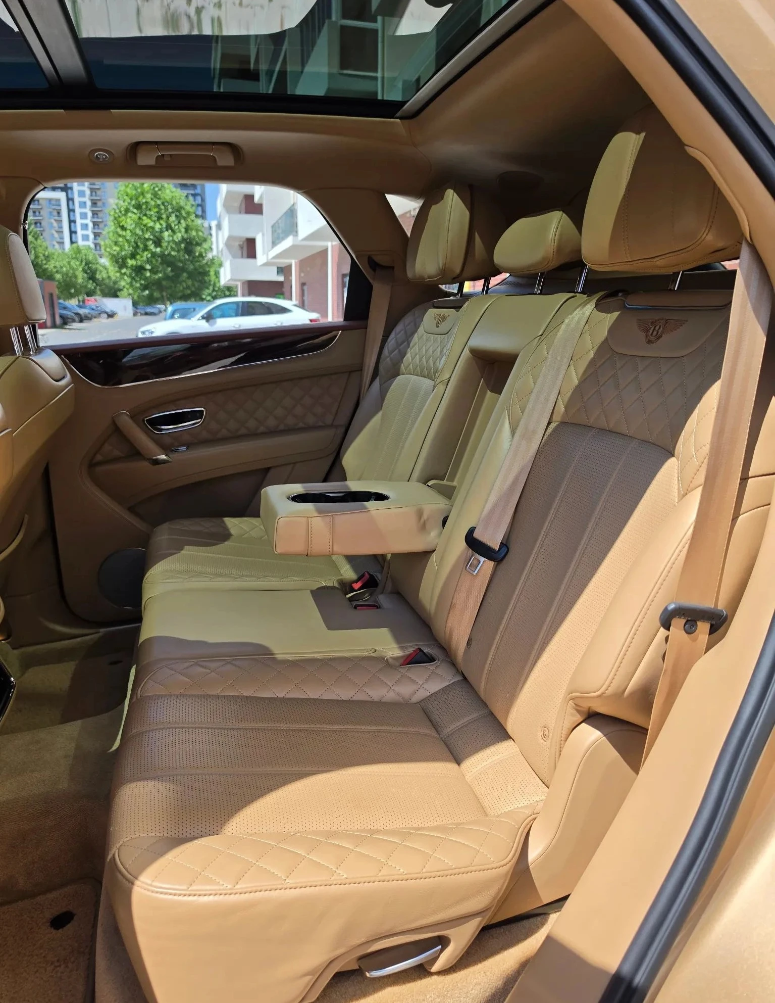 Bentley Bentayga 6.0 W12 4WD, снимка 9 - Автомобили и джипове - 55215492