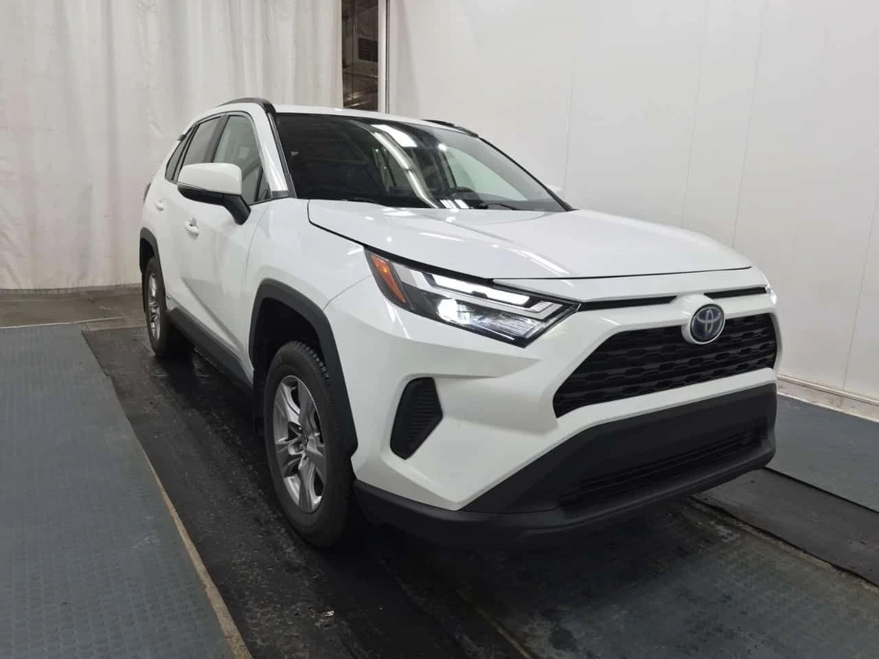 Toyota Rav4 * Hybrid XLE * CARFAX *  ОПЦИЯ ЗА ФИНАНСИРАНЕ, снимка 3 - Автомобили и джипове - 55425443