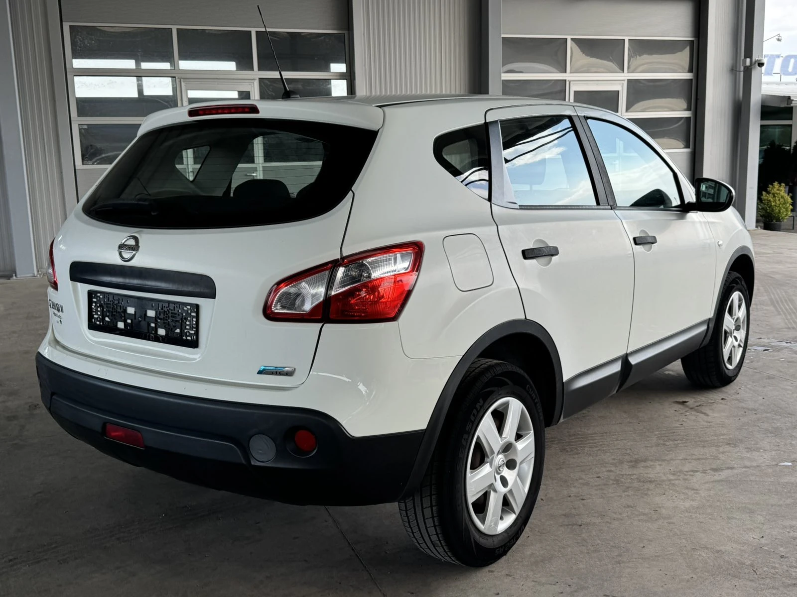 Nissan Qashqai 1.5dci* 110ps* 6ск* КЛИМАТИК* ПАРКТРОНИК, снимка 5 - Автомобили и джипове - 55474509