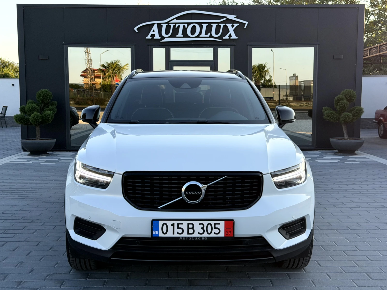 Volvo XC40 2.0 D4 190к.с* 4х4* R-DESIGN MY20* DISTR./140000KM, снимка 2 - Автомобили и джипове - 55502066