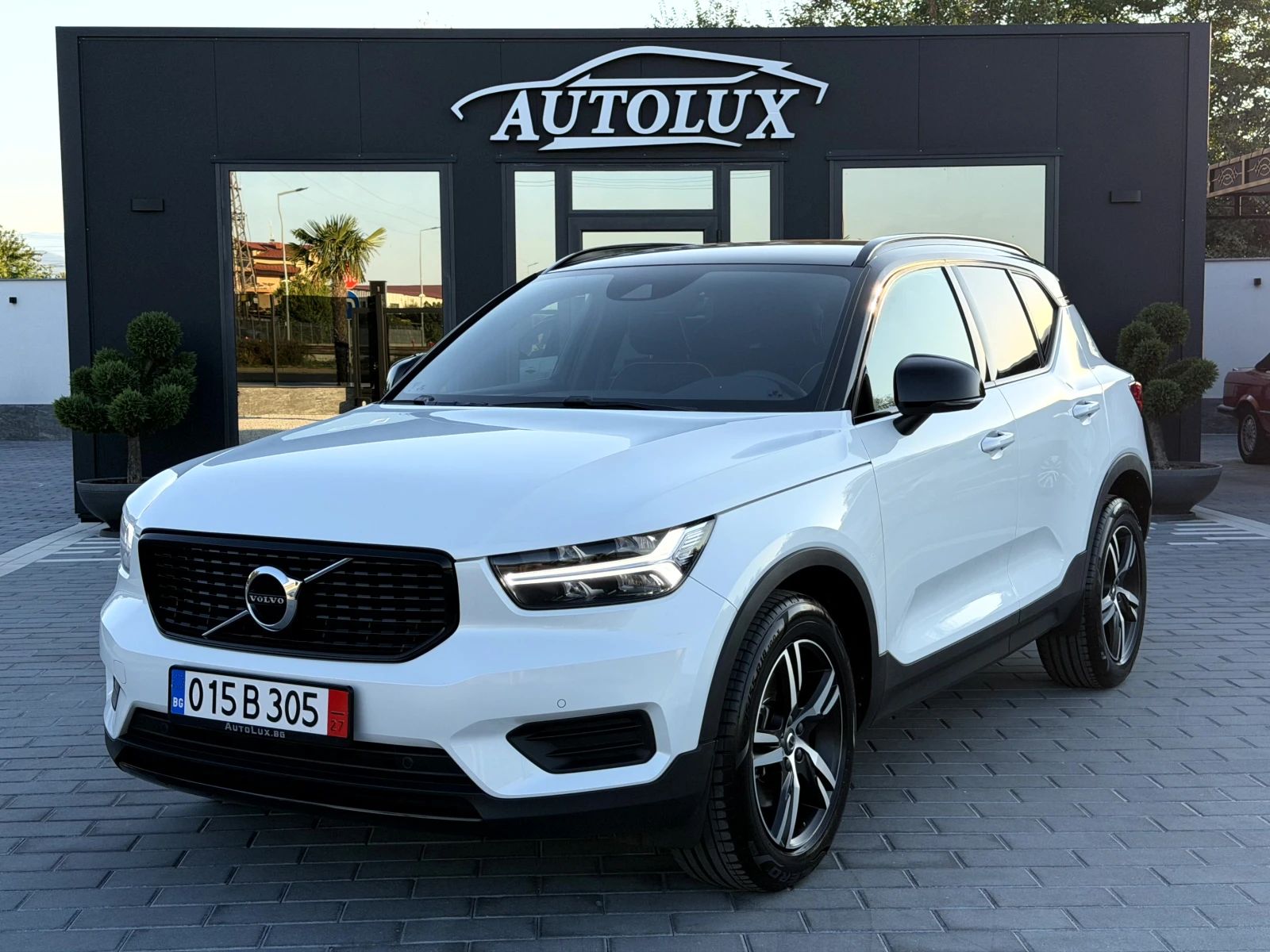 Volvo XC40 2.0 D4 190к.с* 4х4* R-DESIGN MY20* DISTR./140000KM