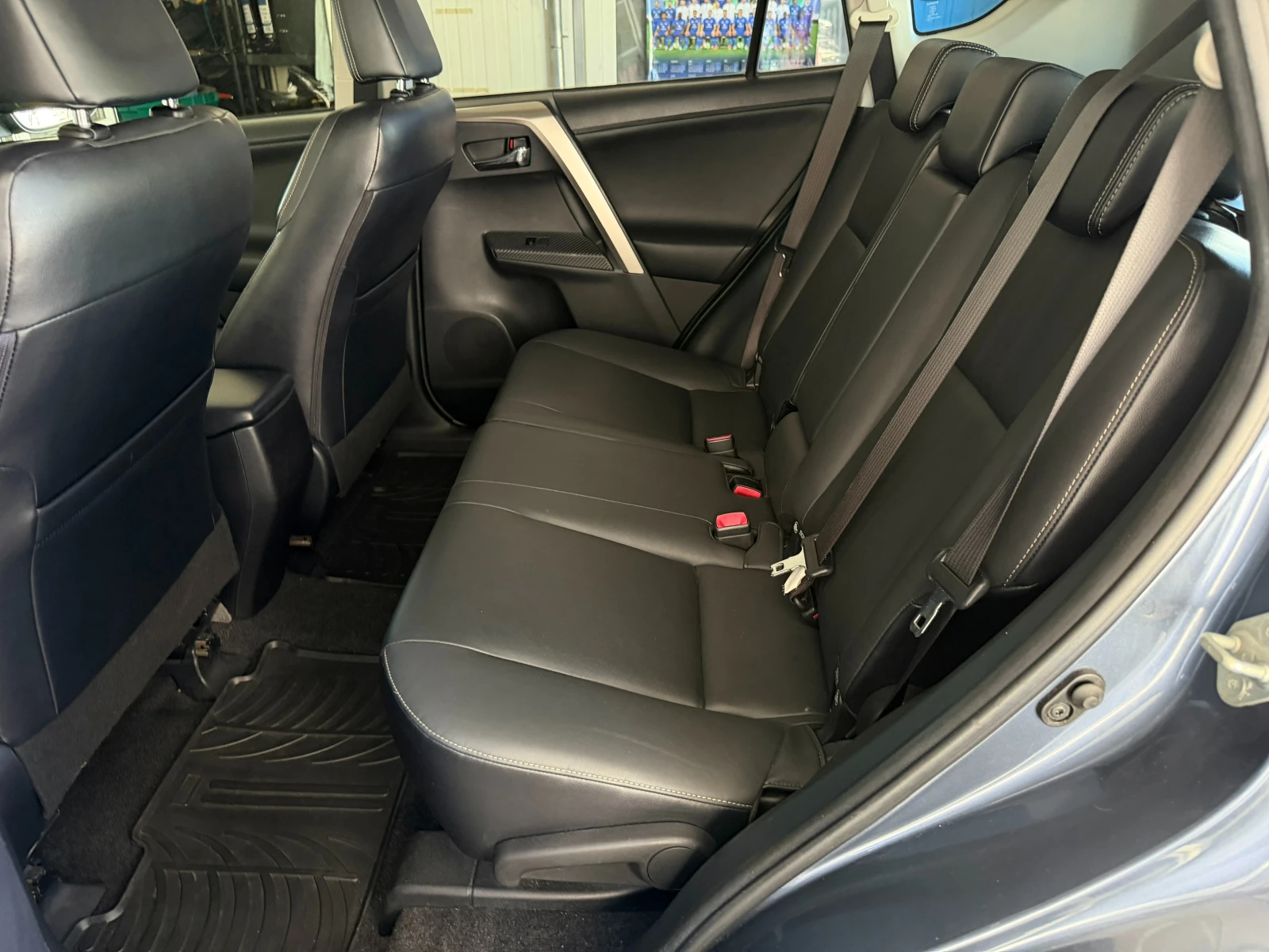 Toyota Rav4 2.0i* 4x4* СЕРВИЗНА КНИЖКА С ПЪЛНА ИСТОРИЯ В ТОЙОТ, снимка 9 - Автомобили и джипове - 55727312