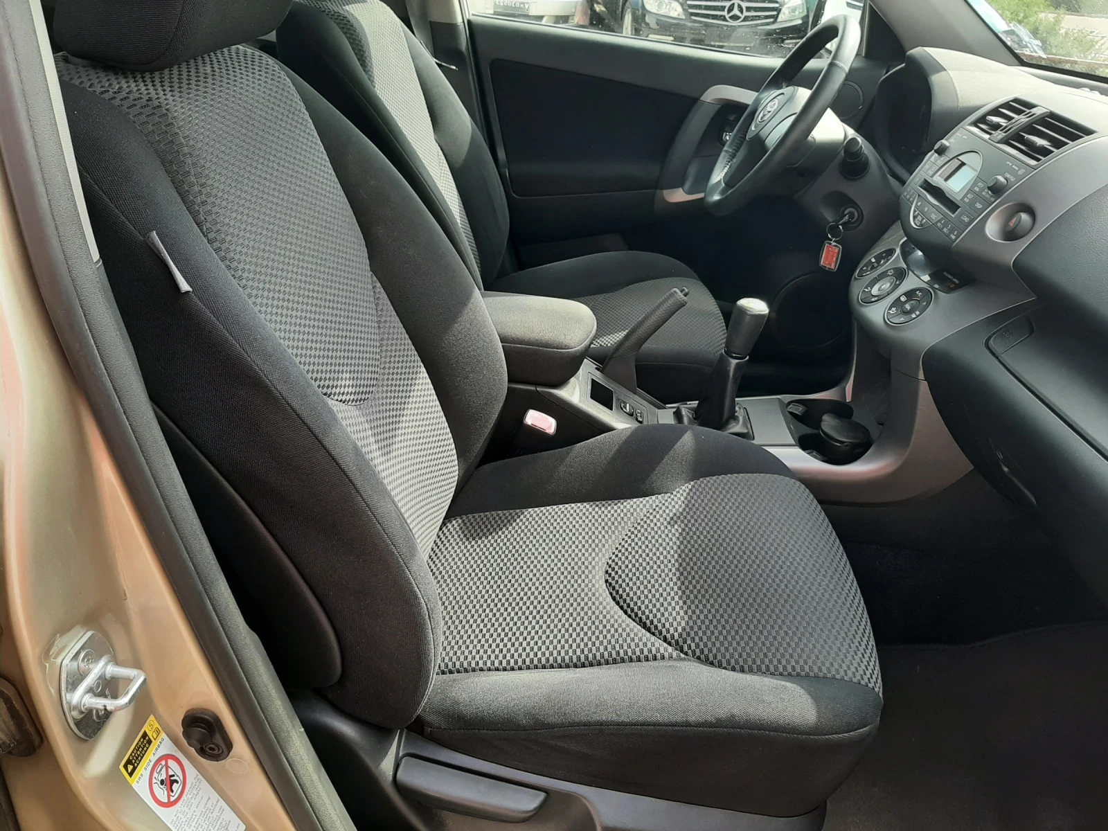 Toyota Rav4 2.0i 109000км!!!, снимка 13 - Автомобили и джипове - 55826833