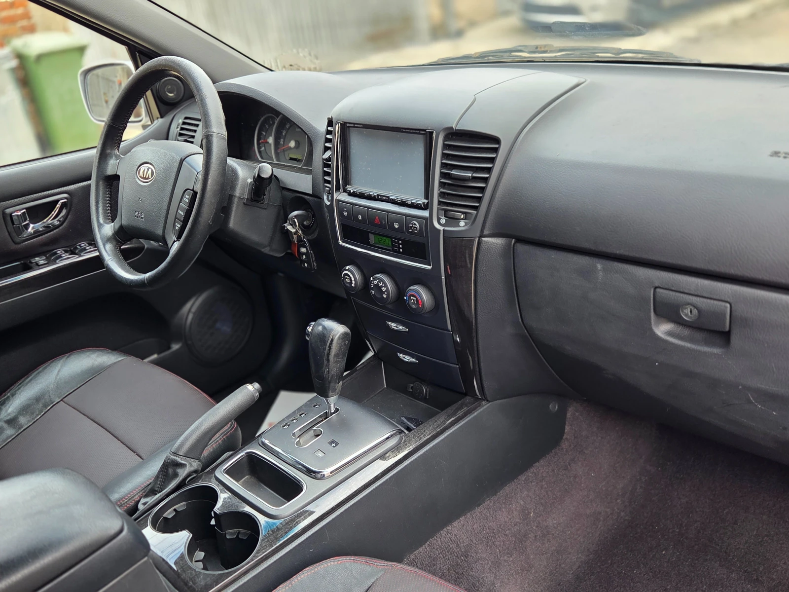 Kia Sorento 2.5CRDi 170к.с. FACELIFT, снимка 8 - Автомобили и джипове - 56161387