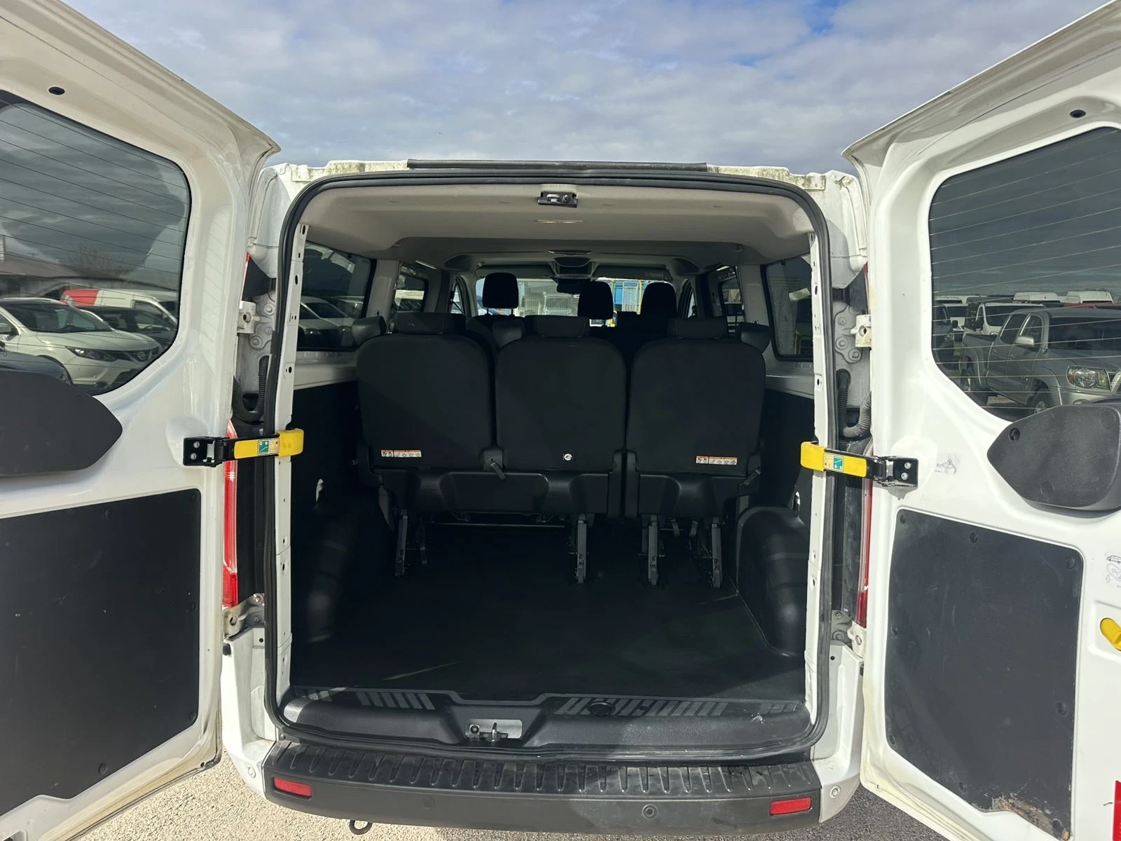 Ford Transit Custom, снимка 2 - Бусове и автобуси - 56718209