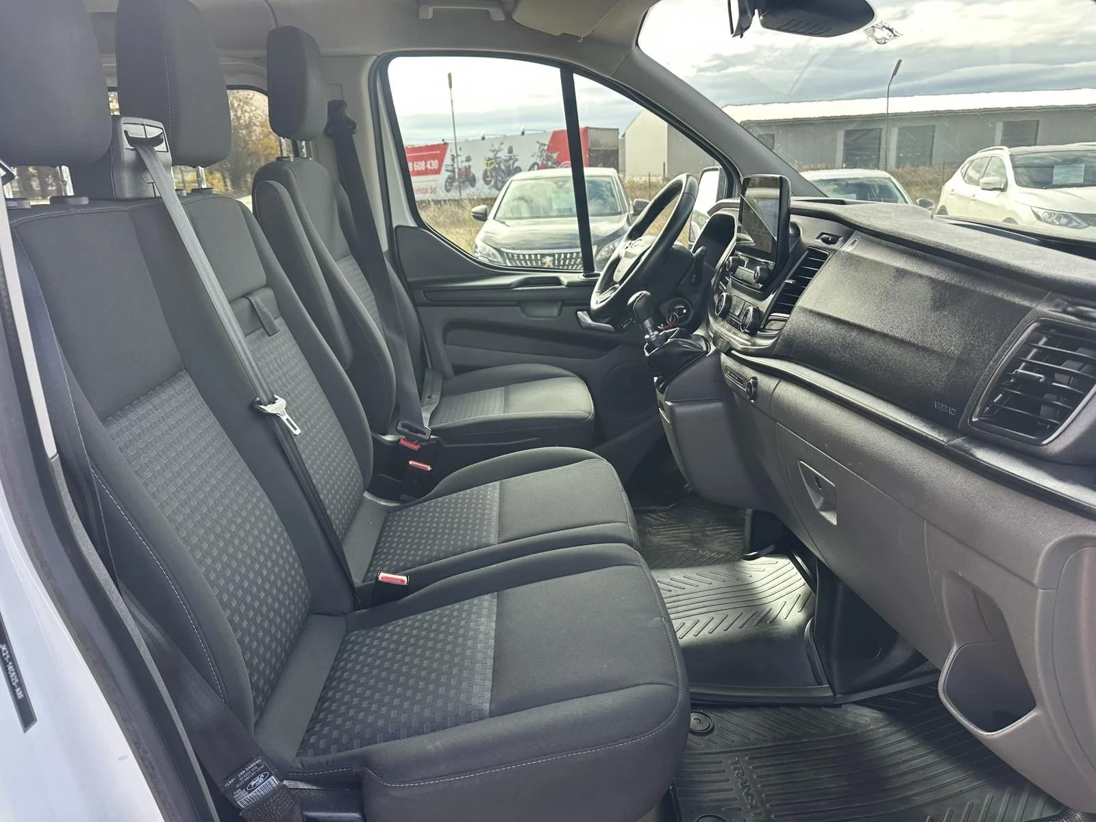 Ford Transit Custom, снимка 6 - Бусове и автобуси - 56718209