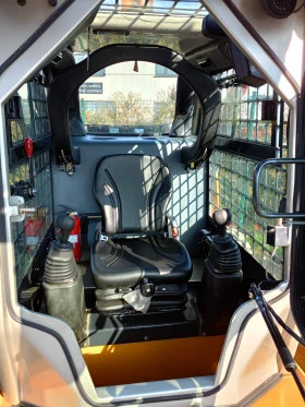 Мини челни товарачи Друга LIUGONG 375 B, снимка 6