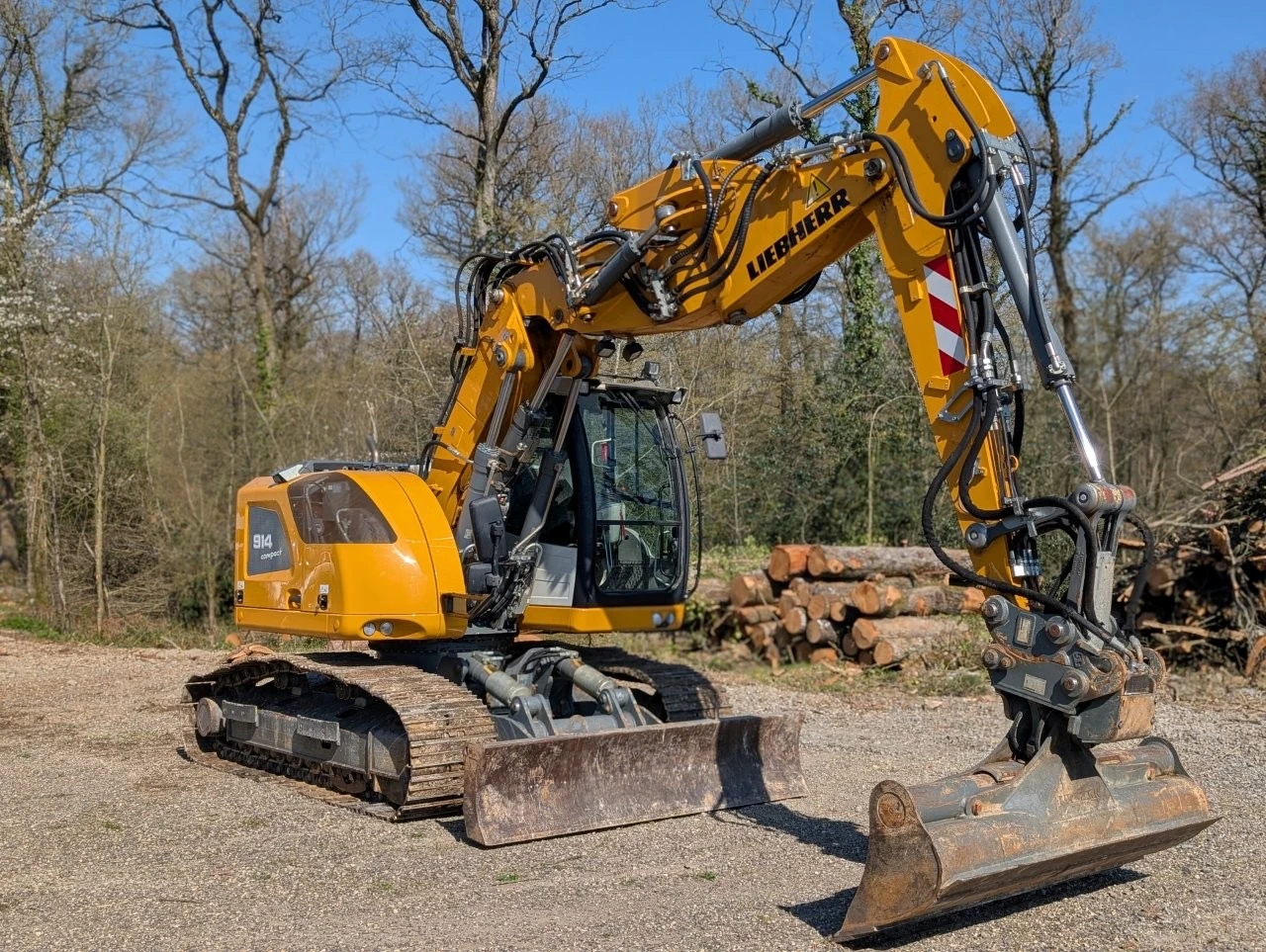 Багер Liebherr R 914 COMPACT LITRONIC ЛИЗИНГ, снимка 3 - Индустриална техника - 54704702