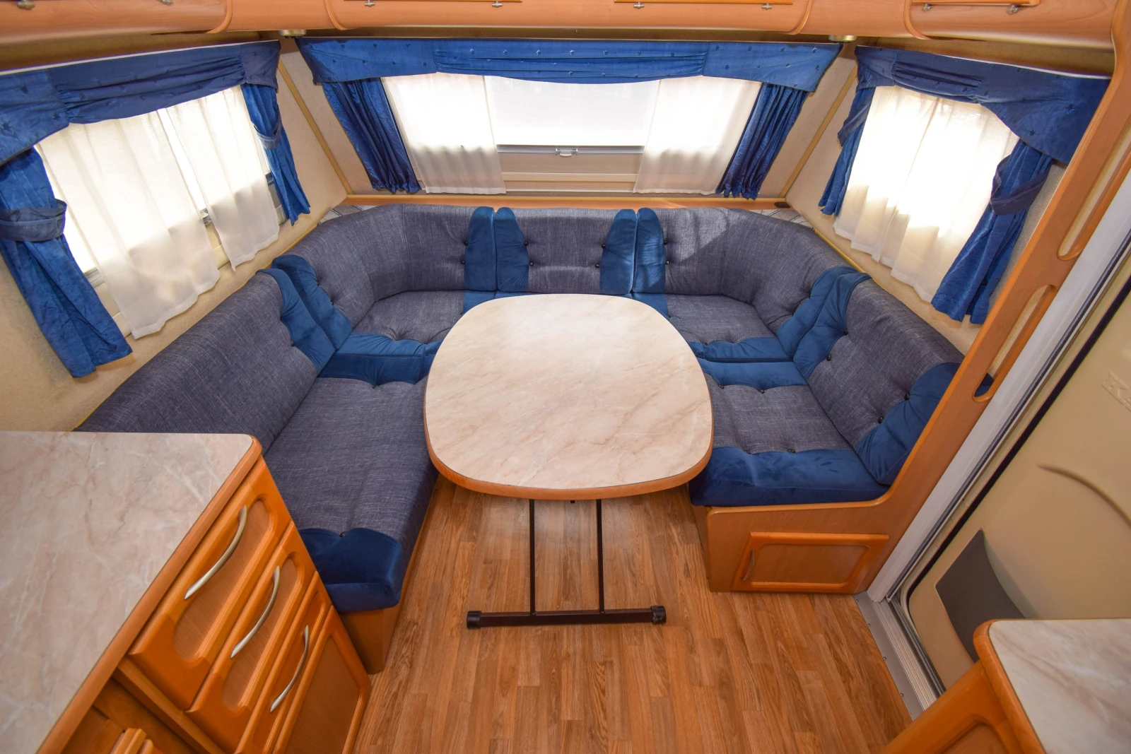 Каравана Kabe Smaragd 520XL+ ALDE/Moto Mover/Solar/TV - изображение 6