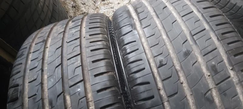 Гуми Летни 235/45R18, снимка 2 - Гуми и джанти - 34695983