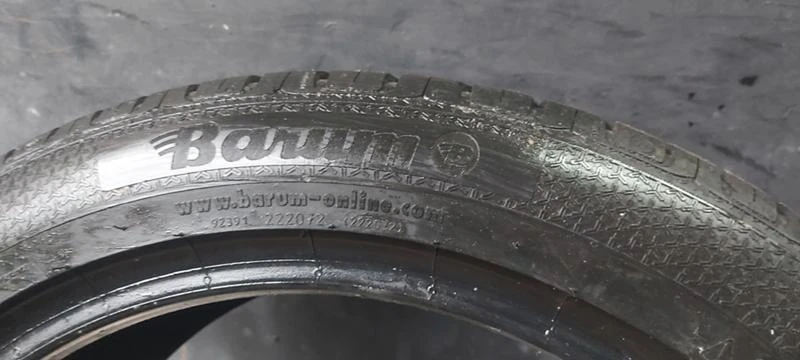 Гуми Летни 235/45R18, снимка 6 - Гуми и джанти - 34695983