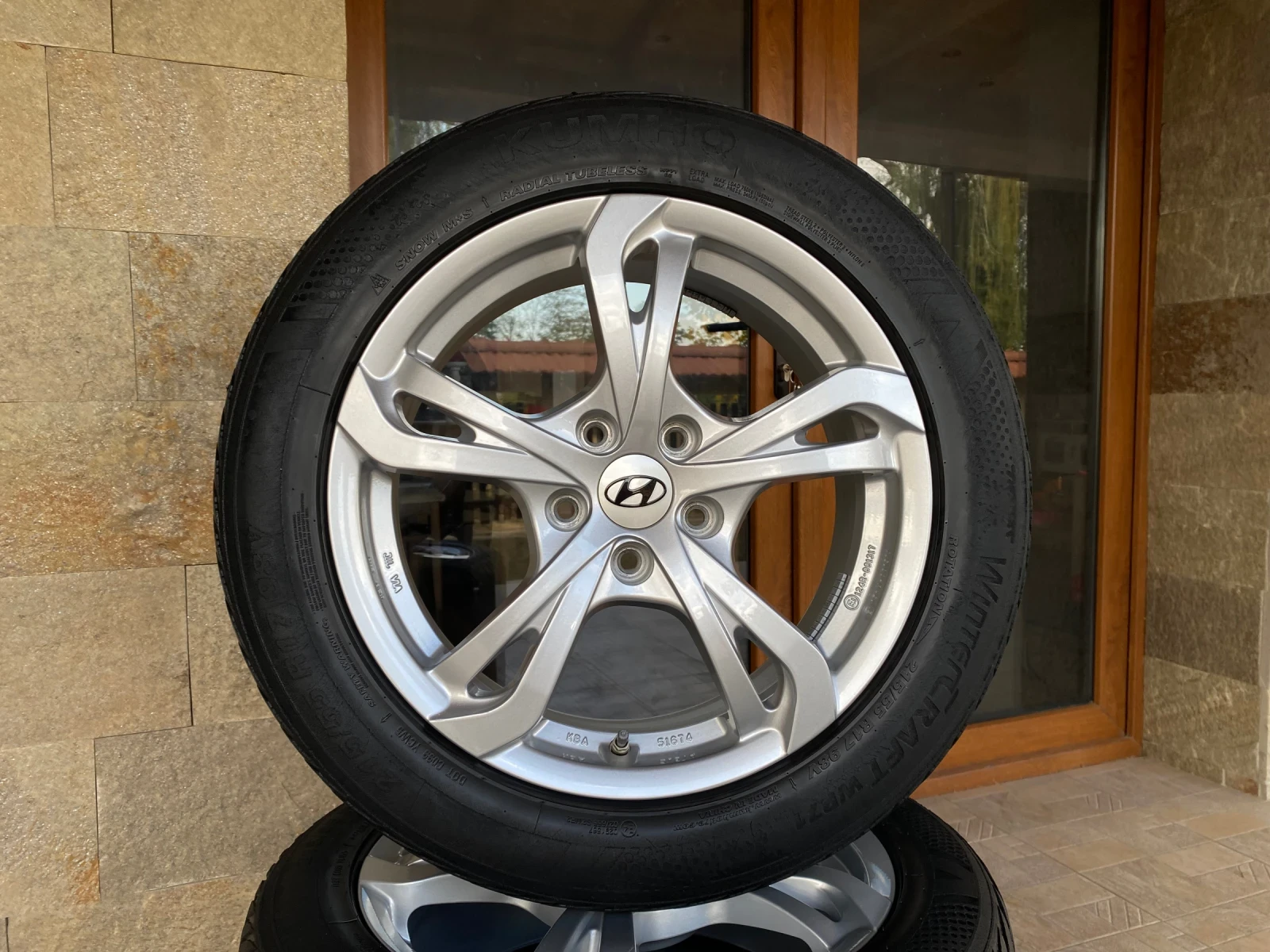 ���� � ������ 215/55R17 �� Hyundai Kona | Mobile.bg � ����������� 2