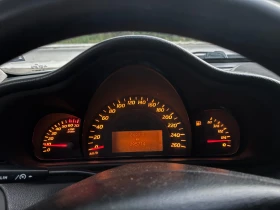 Mercedes-Benz C 200, снимка 8