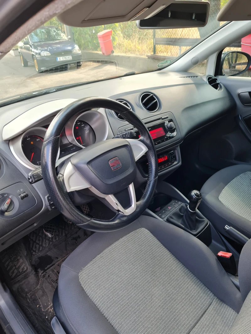 Seat Ibiza, снимка 5 - Автомобили и джипове - 46929758