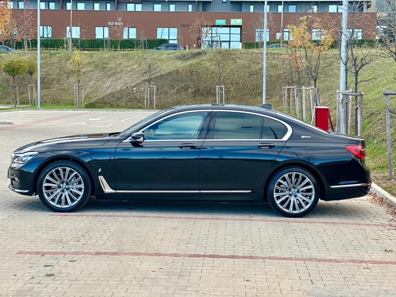 BMW 740 E Plug-in Hybrid , снимка 5 - Автомобили и джипове - 47987011