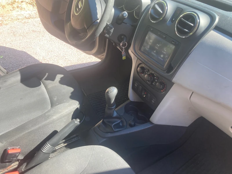 Dacia Sandero 1.2i, снимка 6 - Автомобили и джипове - 48550000