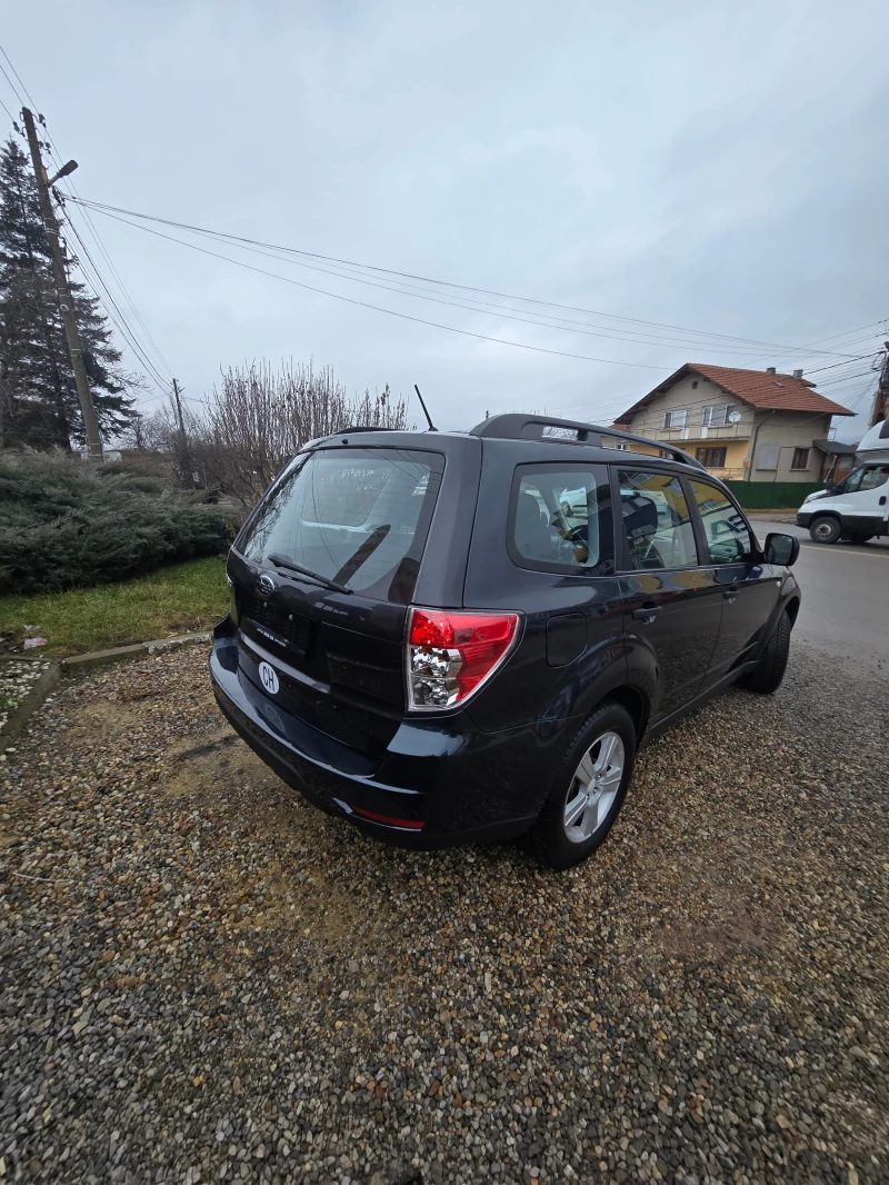 Subaru Forester 2.0i 4x4 от Швейцария, снимка 6 - Автомобили и джипове - 49327783