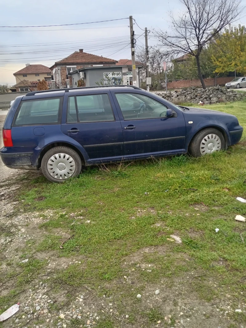 VW Golf Комби, снимка 3 - Автомобили и джипове - 52459165