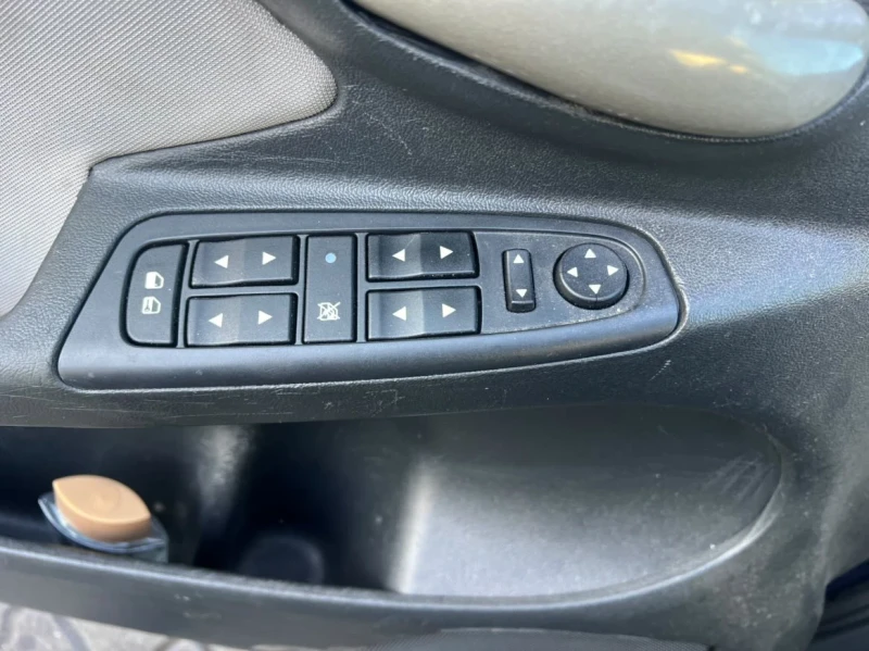 Fiat Stilo 1.9JTD* * * NOVI GUMI* * * VS PLATENO, снимка 7 - Автомобили и джипове - 52806017