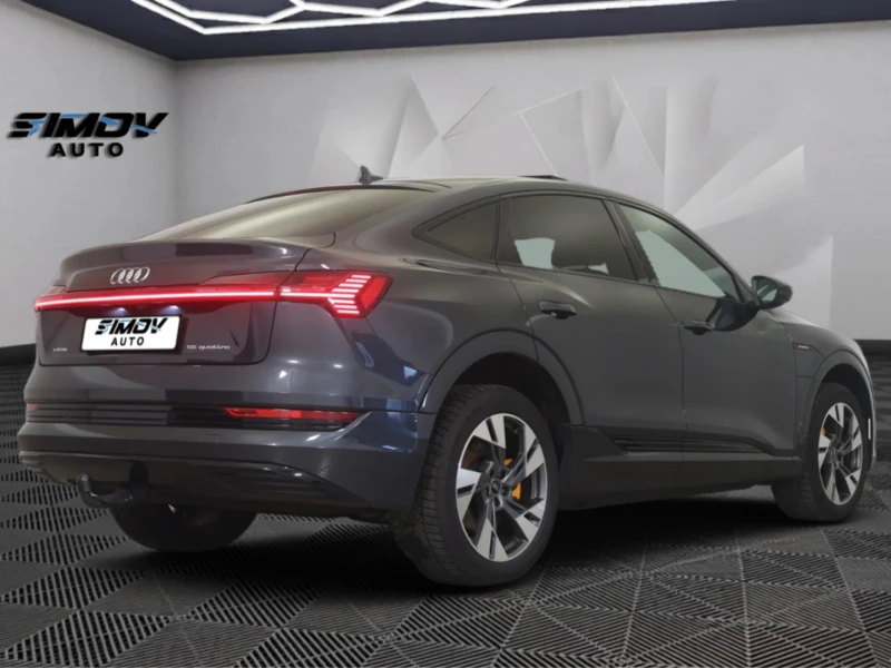 Audi E-Tron 55 SPORTBACK 95KWH QUATTRO 408КС MATRIX ШИБЕДАХ, снимка 2 - Автомобили и джипове - 53518426