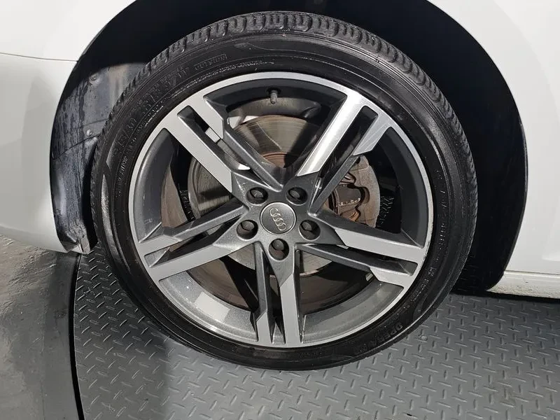 Audi A4 (B9) 40 Tfsi Premium, снимка 5 - Автомобили и джипове - 54994845