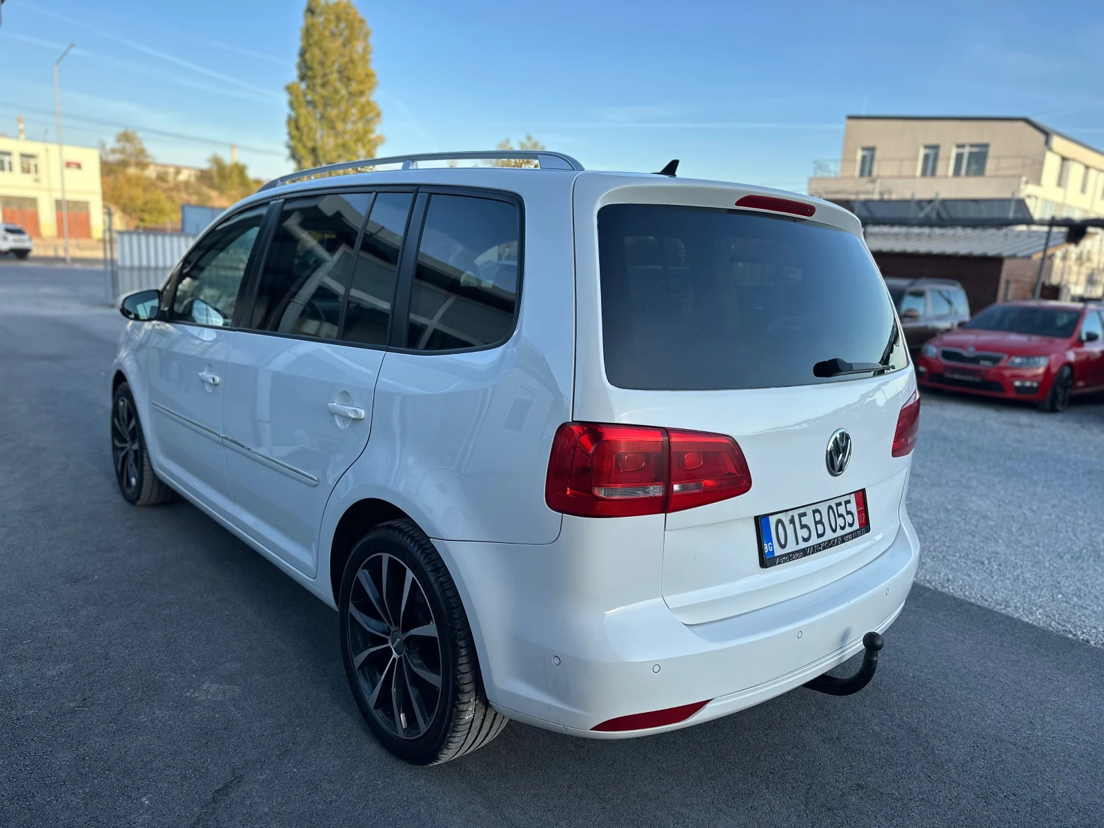 VW Touran 2.0TDI 140к.с DSG HIGHLINE 6+ 1 - изображение 3