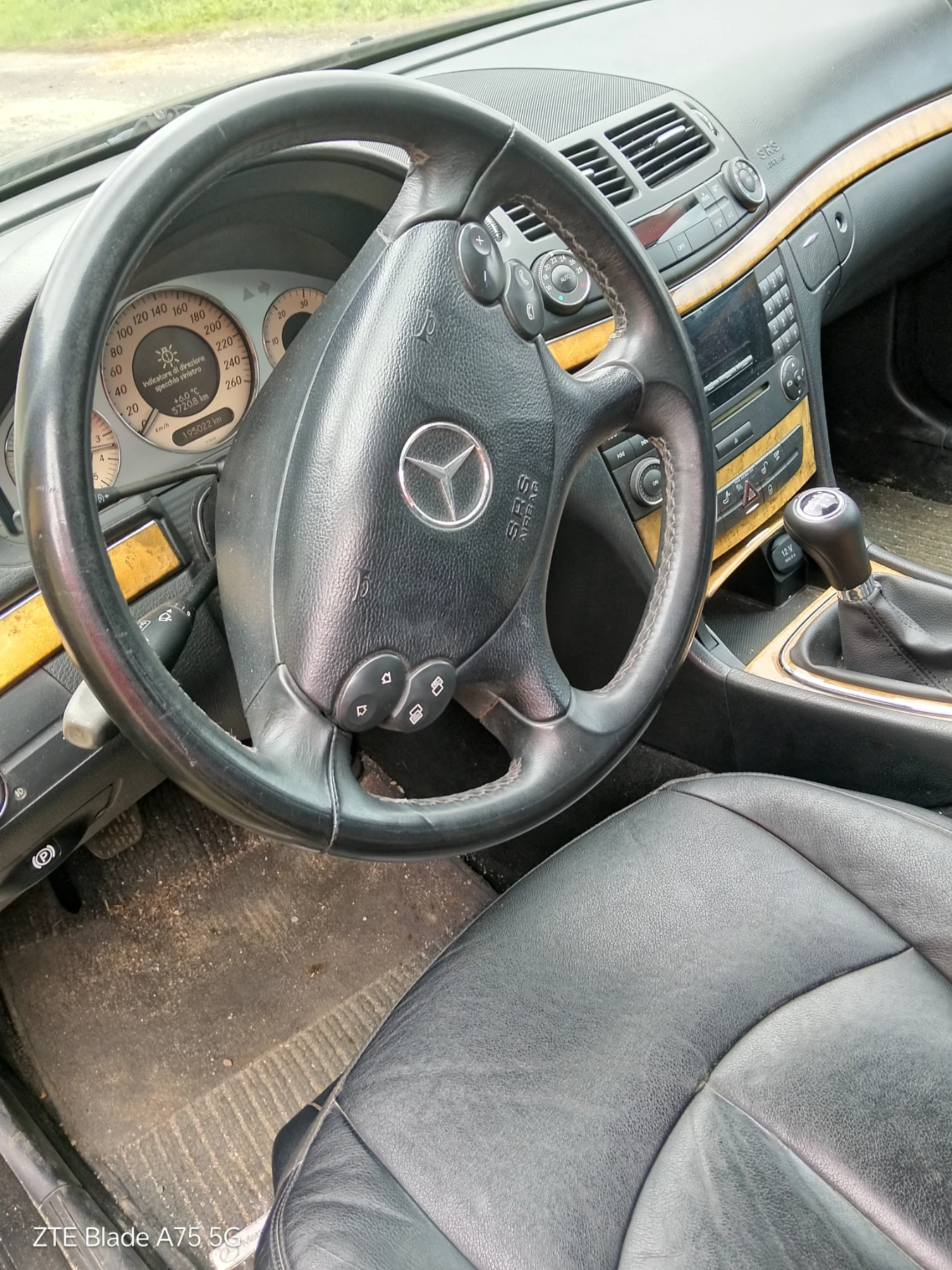 Mercedes-Benz E 220  - изображение 5