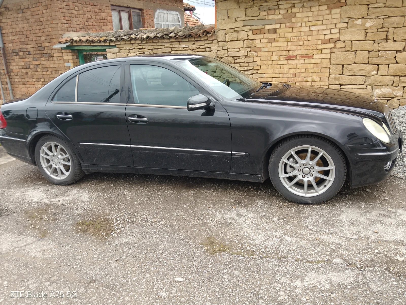 Mercedes-Benz E 220  - изображение 4