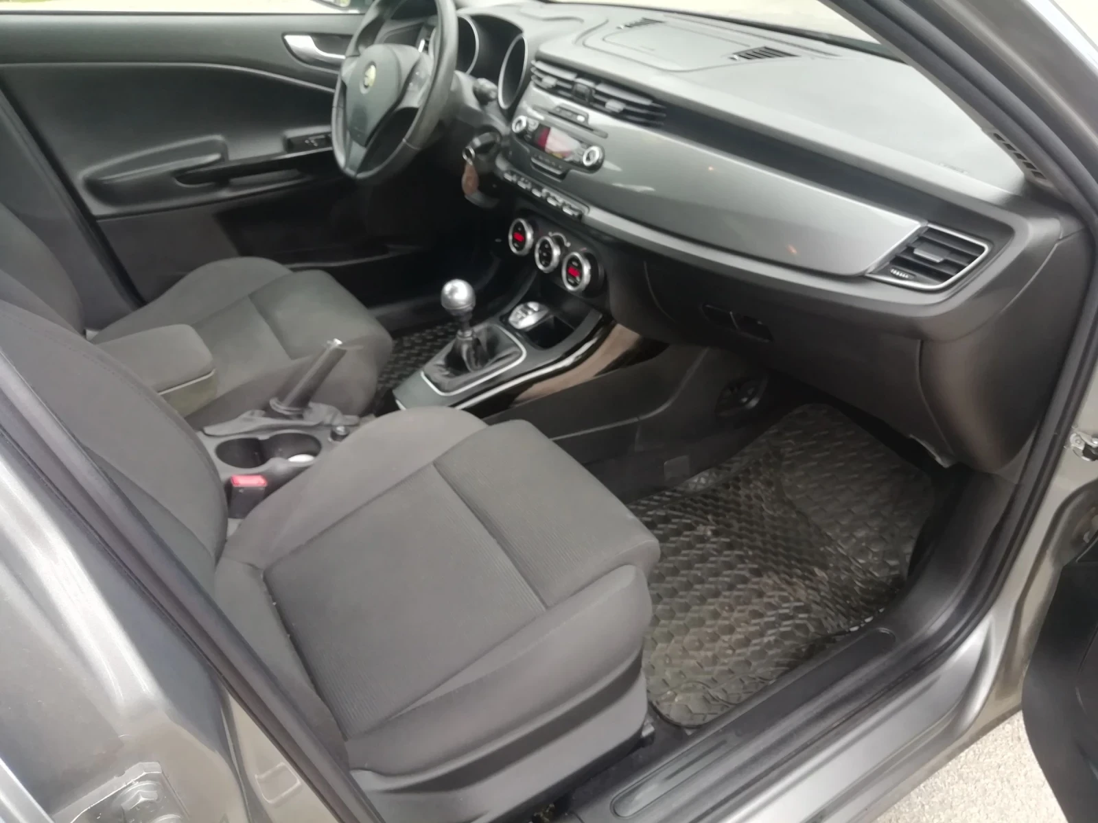 Alfa Romeo Giulietta 1.6* JTDm2* 110к.с.КЛИМА*  - изображение 10