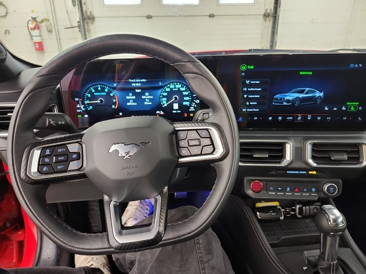 Ford Mustang * CARFAX * АВТО КРЕДИТ * ЦЕНА ДО БГ! - изображение 7