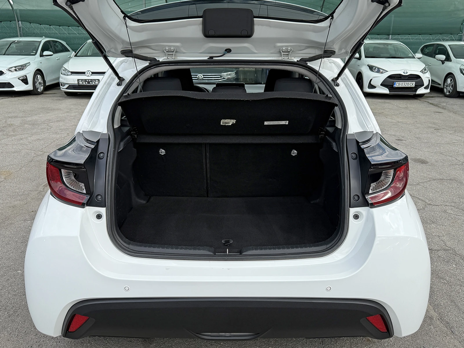 Toyota Yaris 1.5 Hybrid �����������! | Mobile.bg � ����������� 11