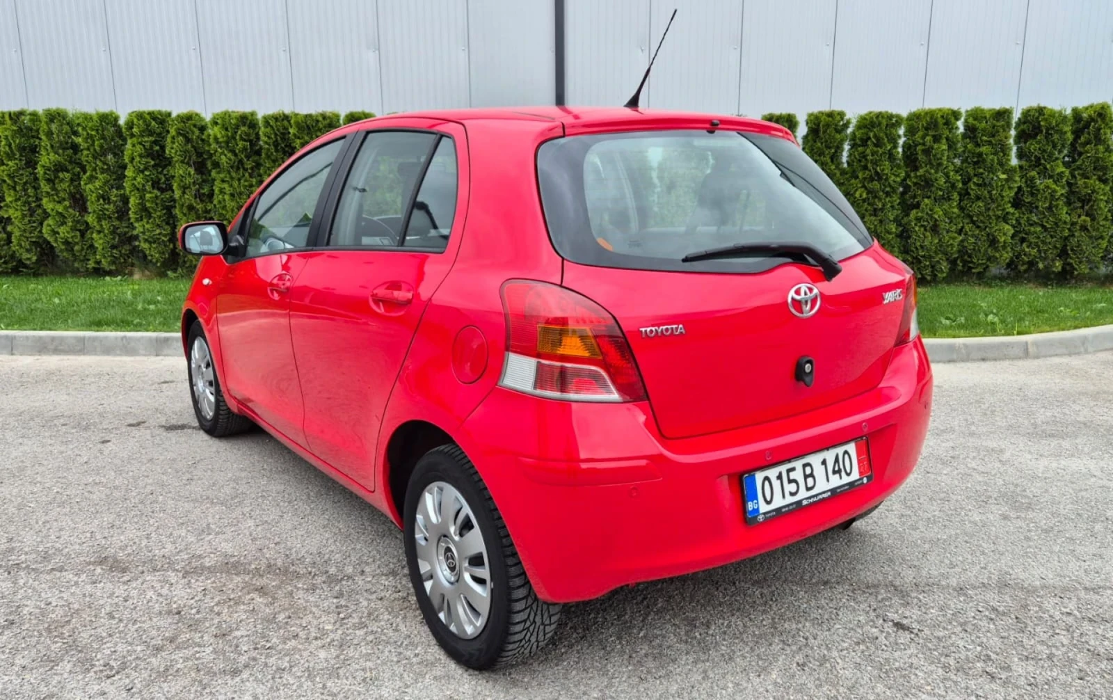 Toyota Yaris 1.3i automatik Fece Lift, снимка 7 - Автомобили и джипове - 53688170