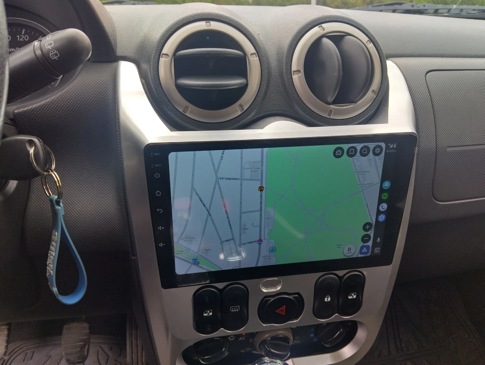 Dacia Sandero, снимка 9 - Автомобили и джипове - 54648900