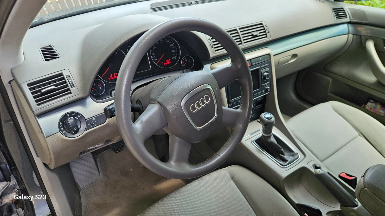 Audi A4 Avant, снимка 11 - Автомобили и джипове - 54925087