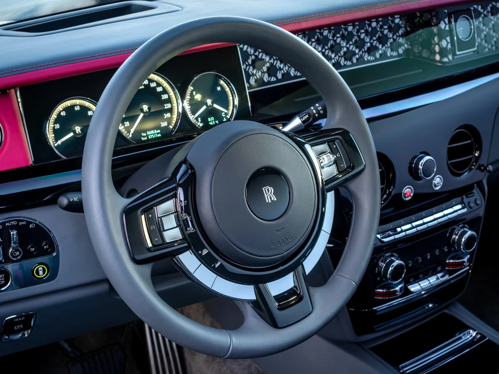 Rolls-Royce Phantom BESPOKE / SHOOTING STAR / 360 / HUD/ THEATRE / , снимка 9 - Автомобили и джипове - 55043850