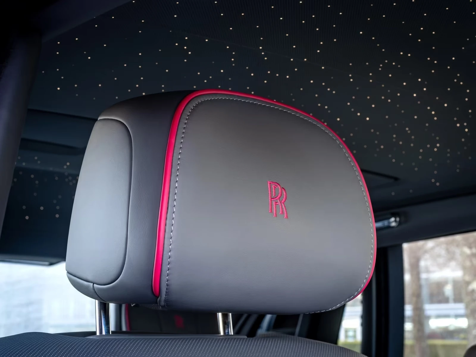 Rolls-Royce Phantom BESPOKE / SHOOTING STAR / 360 / HUD/ THEATRE / , снимка 11 - Автомобили и джипове - 55043850