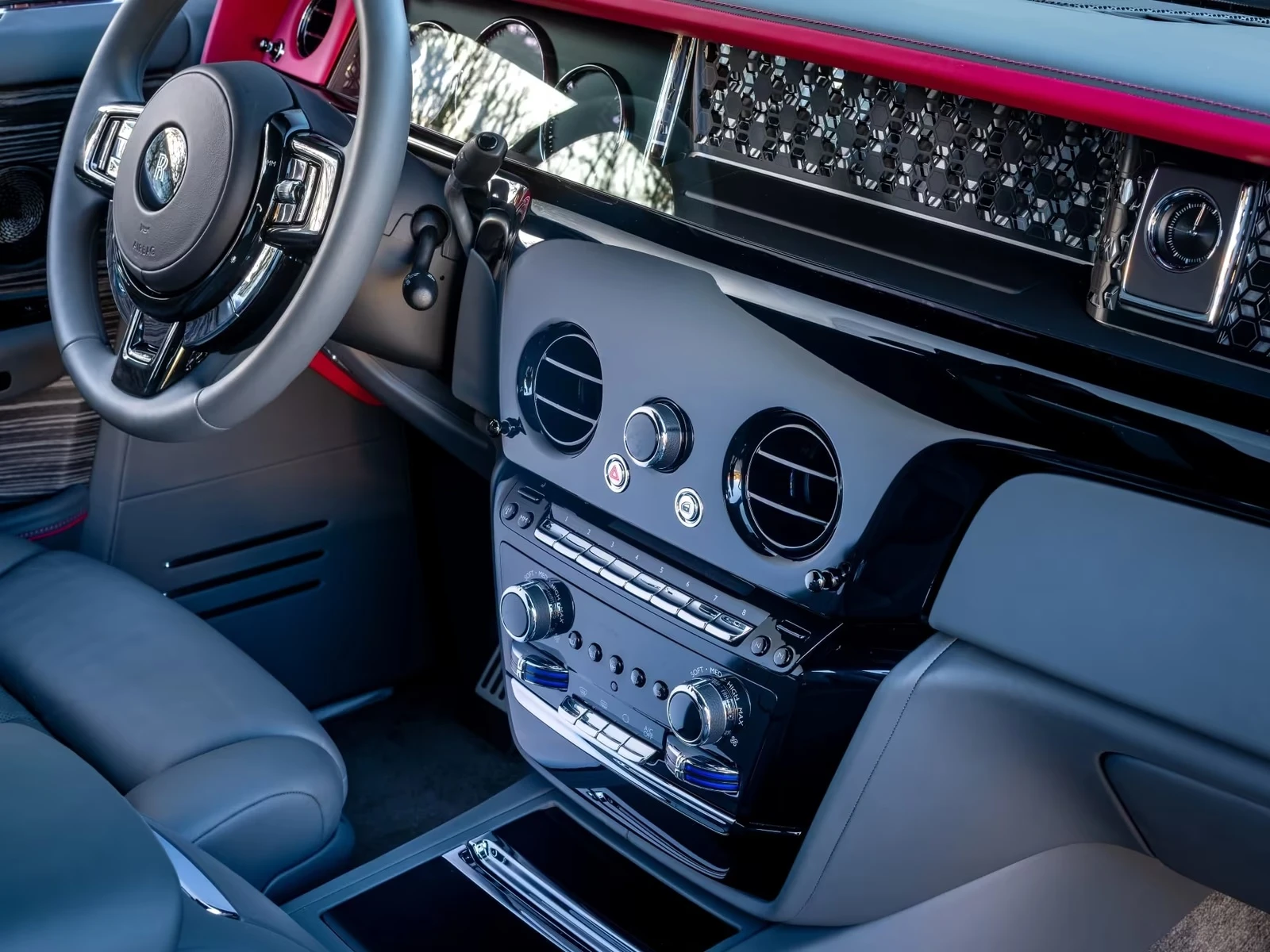 Rolls-Royce Phantom BESPOKE / SHOOTING STAR / 360 / HUD/ THEATRE / , снимка 10 - Автомобили и джипове - 55043850