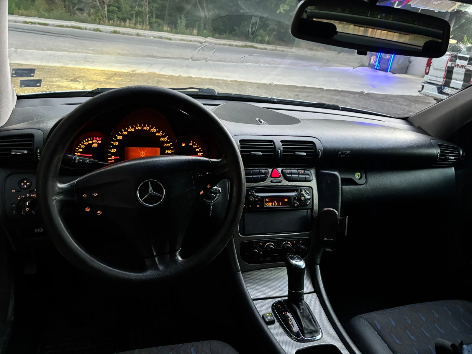 Mercedes-Benz C 200, снимка 7 - Автомобили и джипове - 55104647