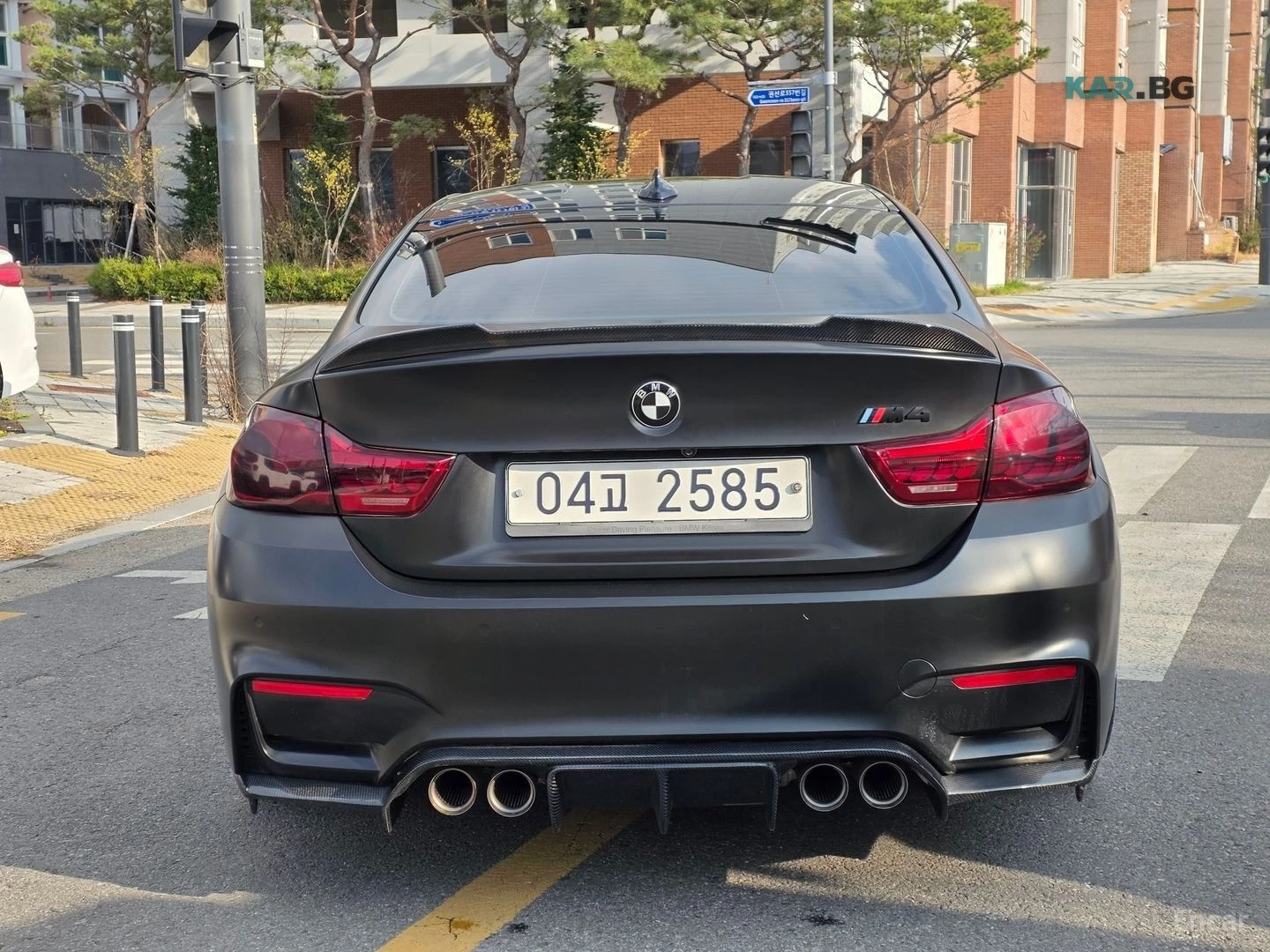 BMW M4 Performance Silencer Edition, снимка 4 - Автомобили и джипове - 55295965