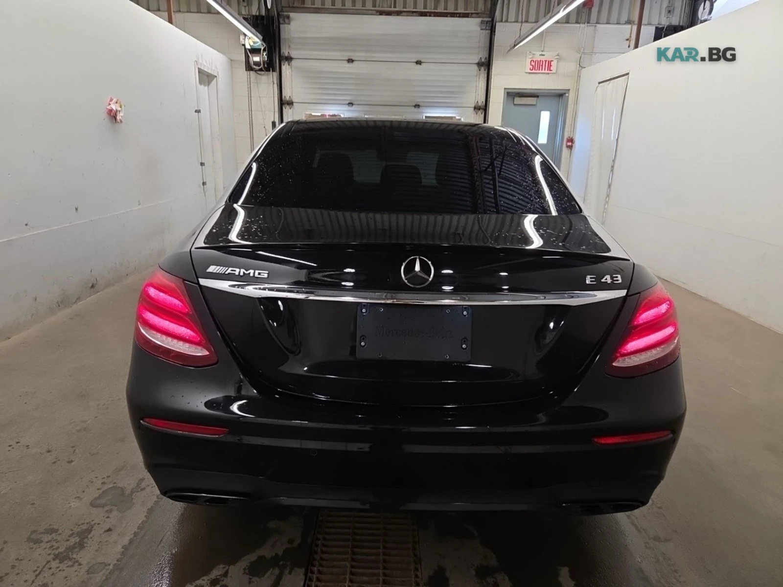 Mercedes-Benz E 43 AMG 4MATIC FULL Автокредит Цена до България, снимка 4 - Автомобили и джипове - 55332106
