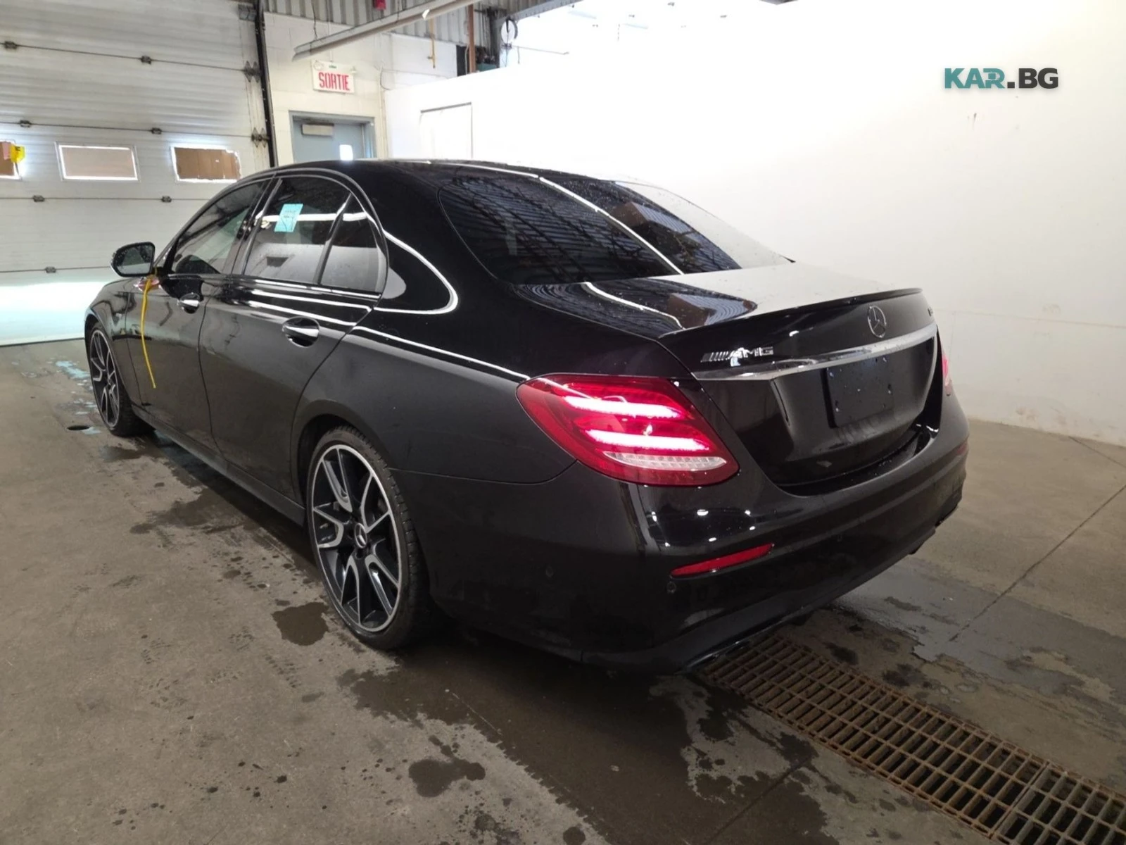 Mercedes-Benz E 43 AMG 4MATIC FULL Автокредит Цена до България, снимка 5 - Автомобили и джипове - 55332106