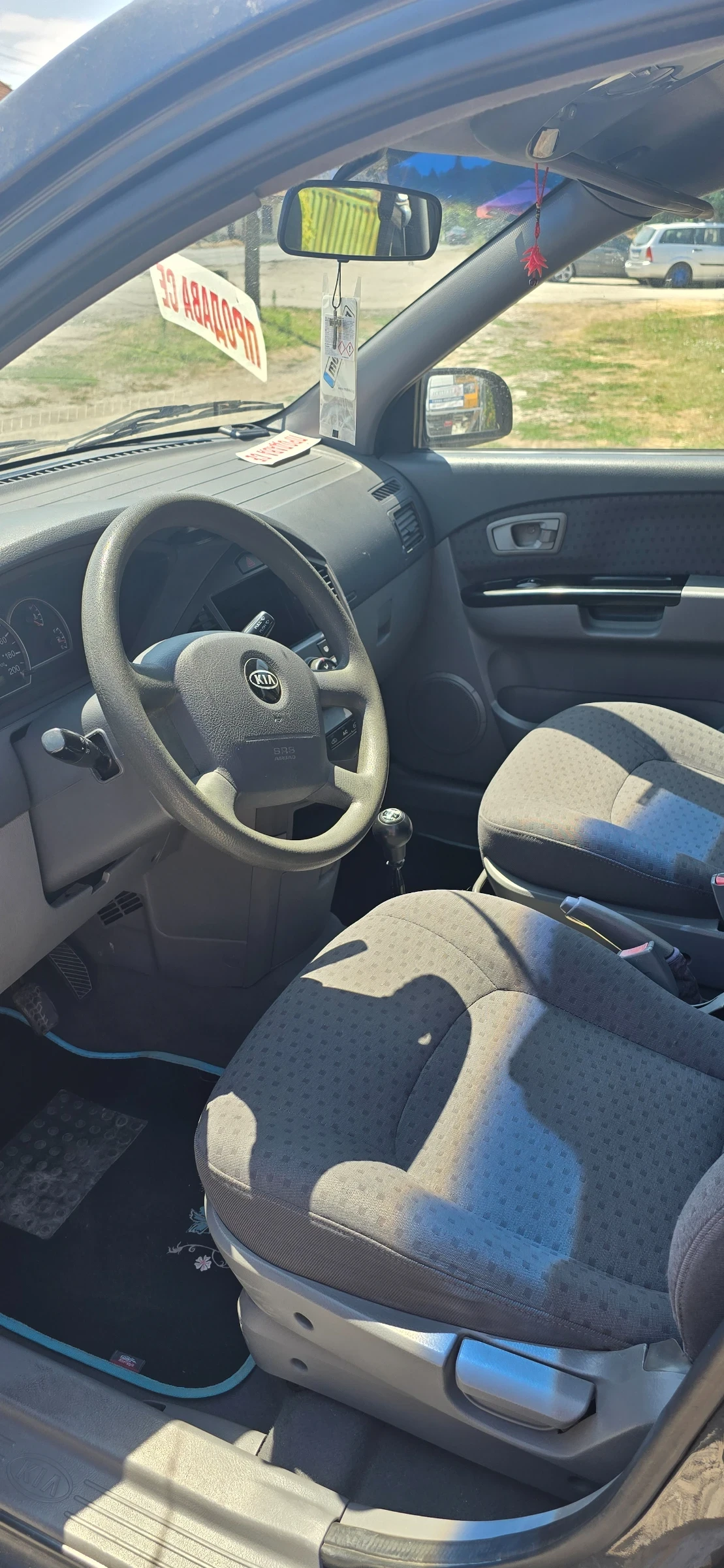 Kia Carens бензин-газ, снимка 7 - Автомобили и джипове - 55407617