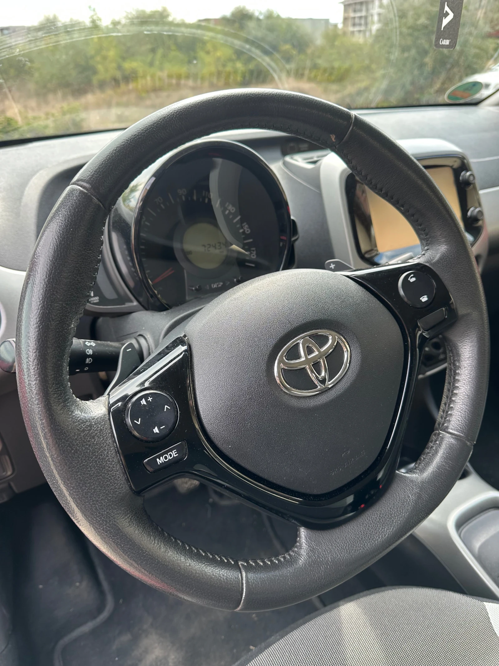 Toyota Aygo 1.0 автоматик, снимка 7 - Автомобили и джипове - 56246708